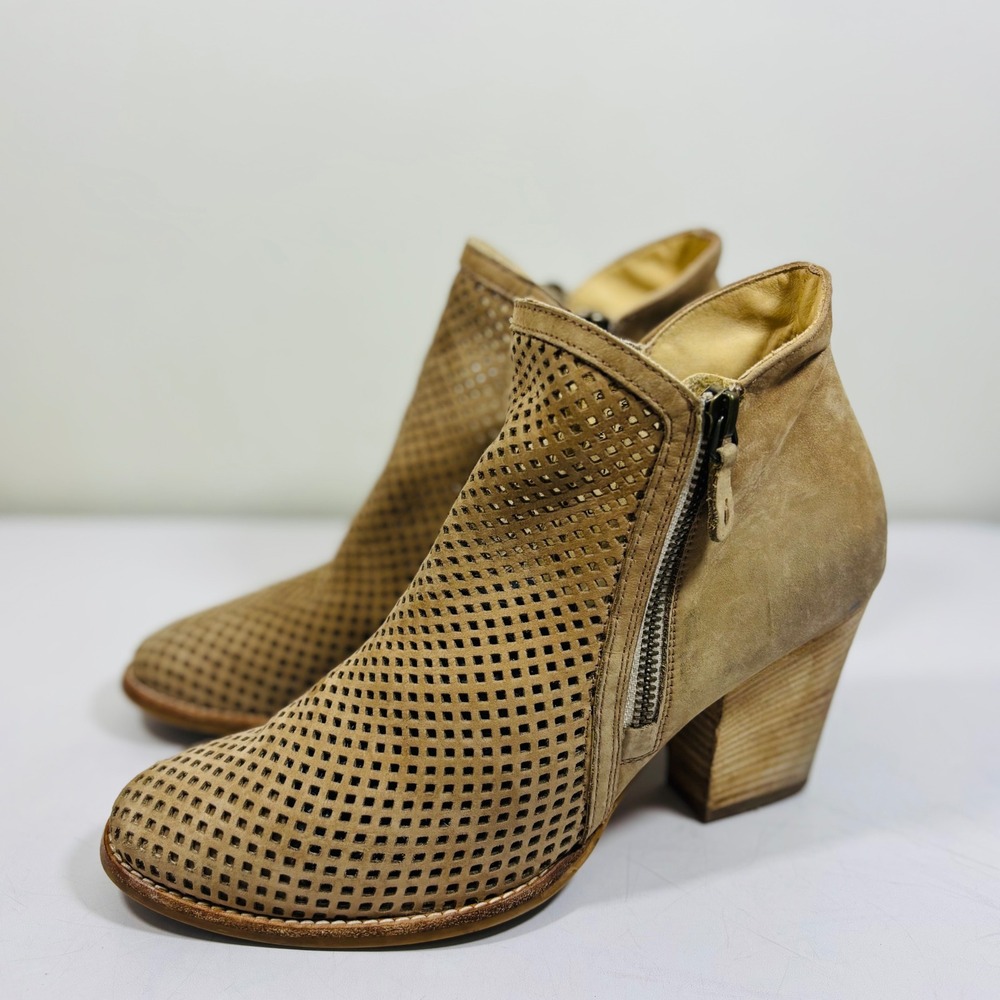 Paul Green Bonzai Nubuck Perforated Laser Cut Ankle Boot Sz 5.5